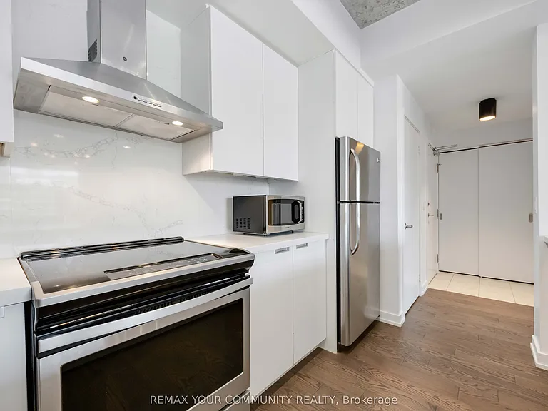 400 Wellington St W #1003 — Photo 15