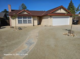 1845 N Selina Ct, Visalia, CA 93292