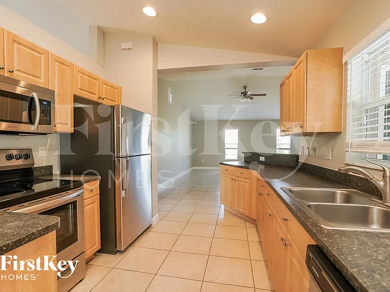4129 Jacaranda Pkwy W — Photo 6