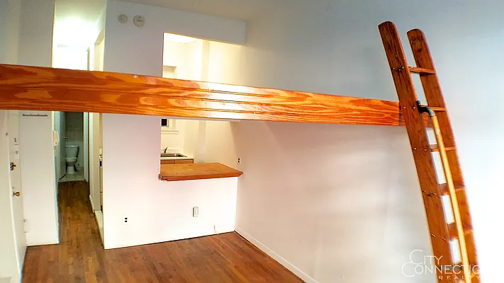 Rented by City Connections Realty | media 6