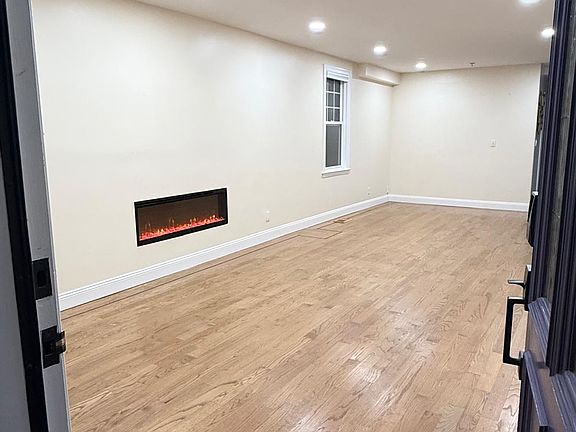 3rd image of 239 Elm Ave