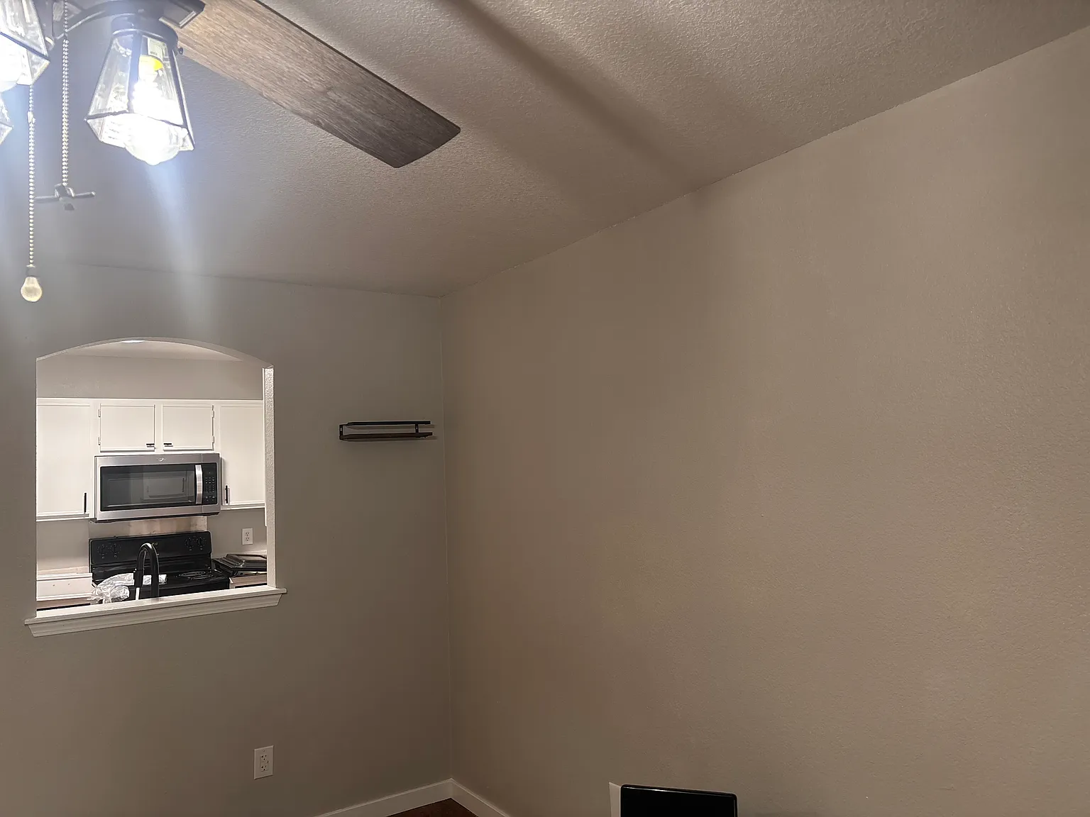 2 bed, 855 sqft, $1,200 — Photo 3