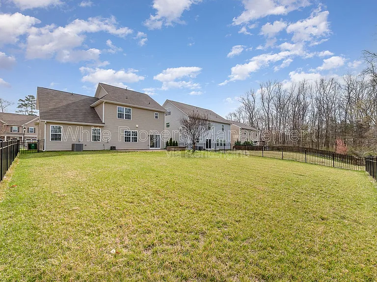 7922 Kelburn Ln — Photo 40