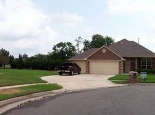 3312 Michelle Ct, Moore, OK 73160
