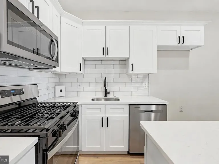 3345 Amber St — Photo 8