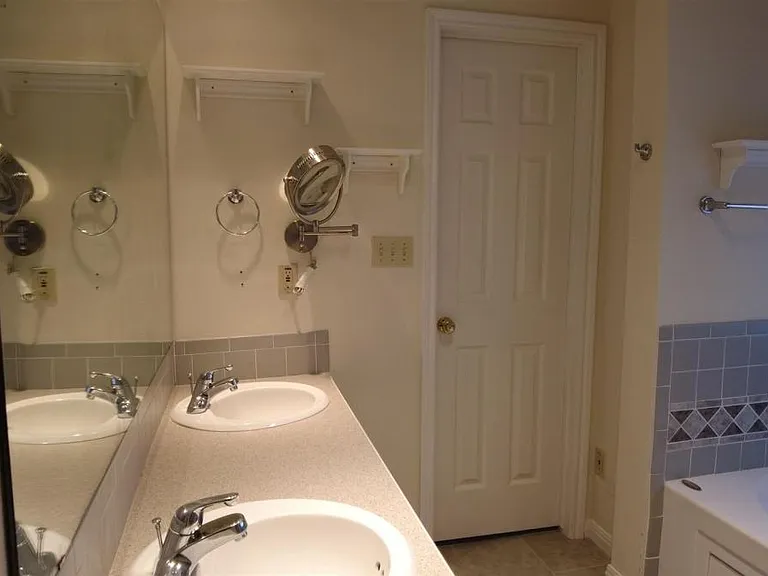 7996 Blue Bonnet Ln — Photo 5
