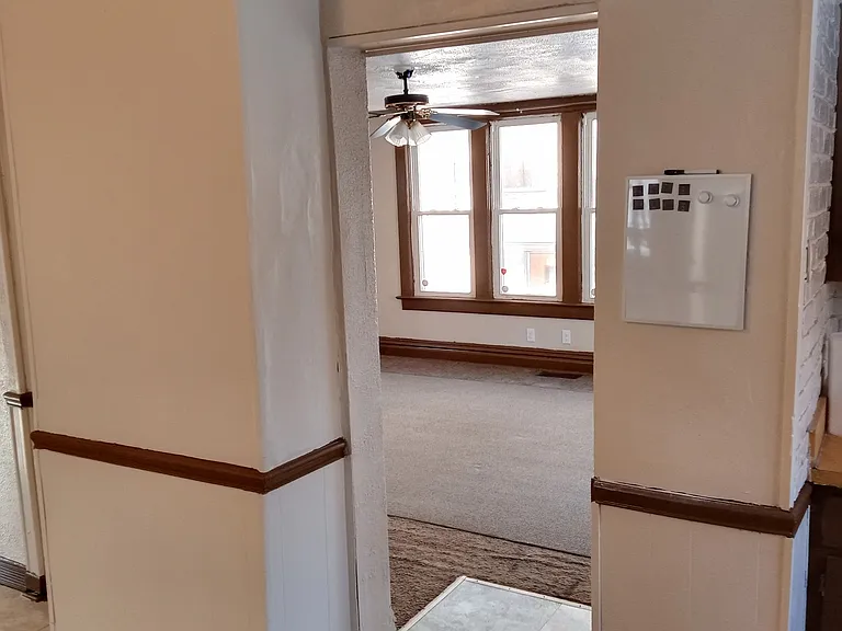 403 E Wallace Ave — Photo 13