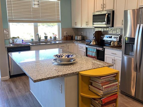 5th image of 2766 Center Park Way
