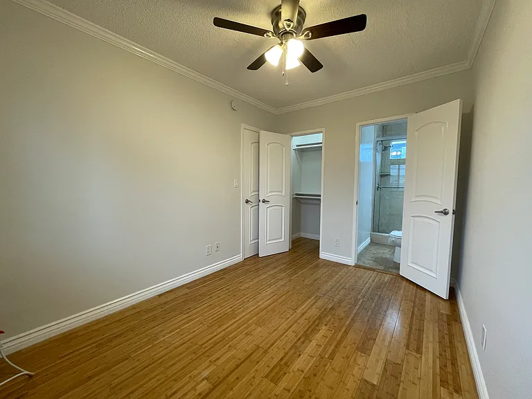 Office or secondary bedroom