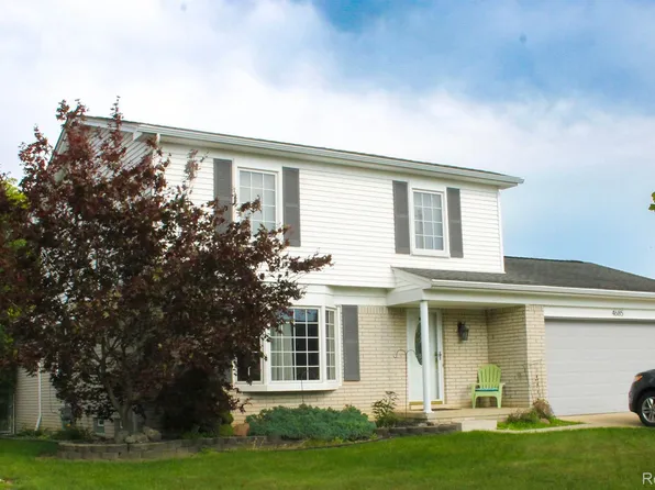 4685 Turner St, Trenton, MI 48183