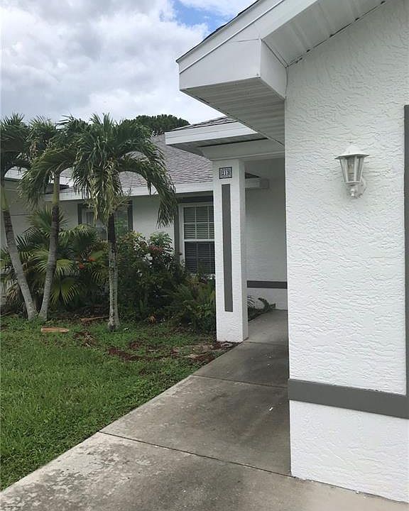 1st image of 211 SE 24th Ave
