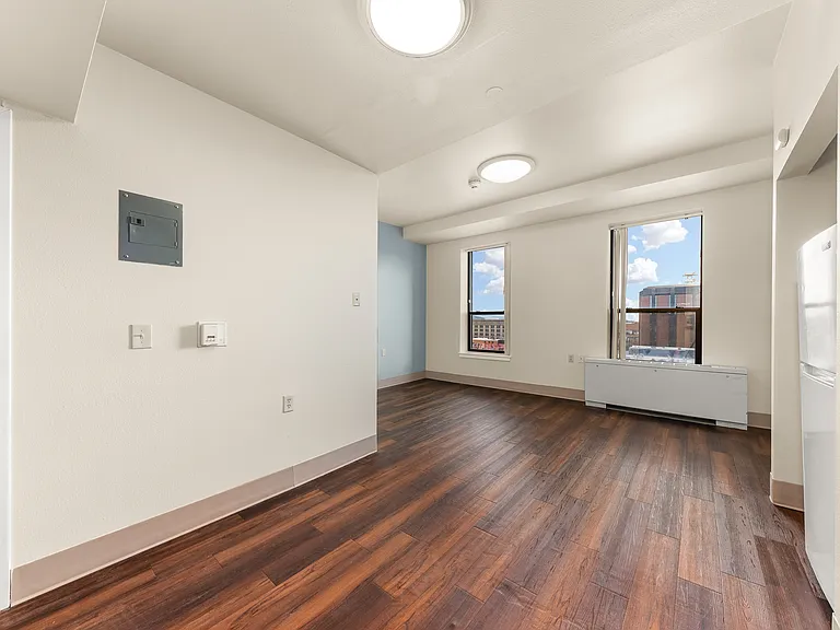 206 Flats — Photo 33