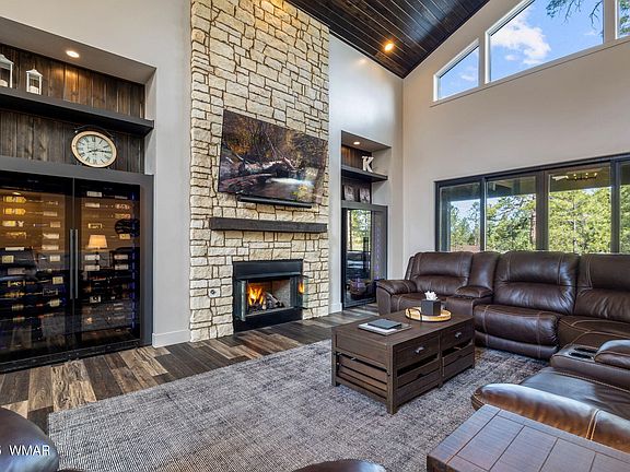 2nd image of 3500 Redbud Ln