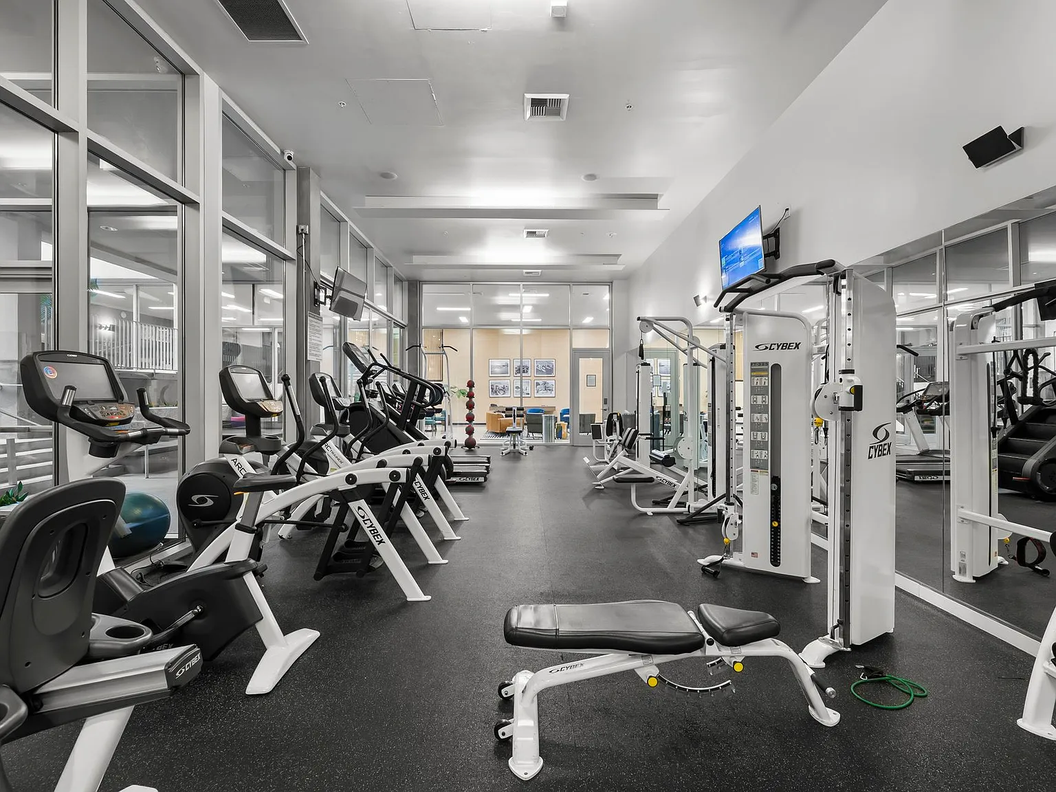 Edison Long Beach — Photo 4