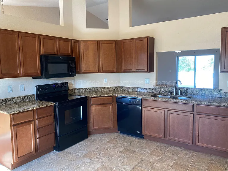250 Highland Meadows Ct — Photo 5