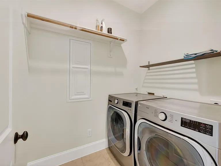 5305 Lillian St #B — Photo 25