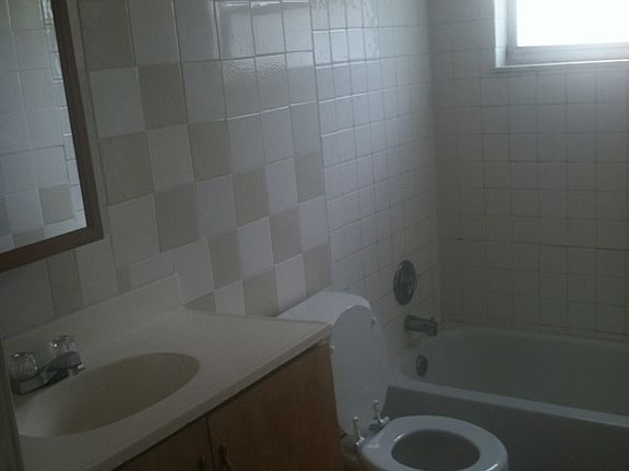 2nd bathroom
