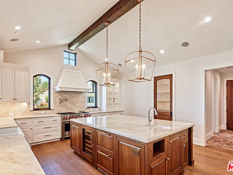 5561 Horizon Dr — Photo 14