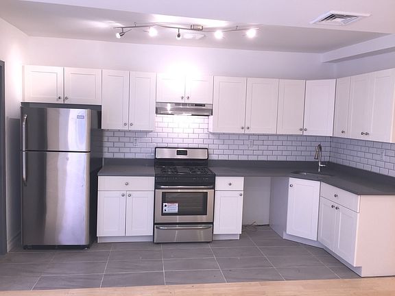 3rd image of 361 E 26th St