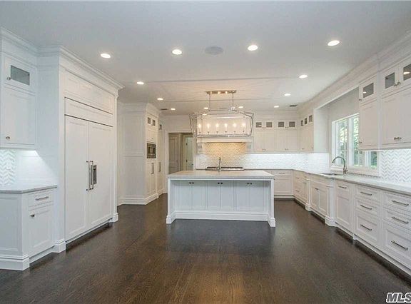 3rd image of 65 Oak Dr