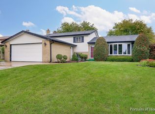 1700 W Jo Ann Ln, Addison, IL 60101