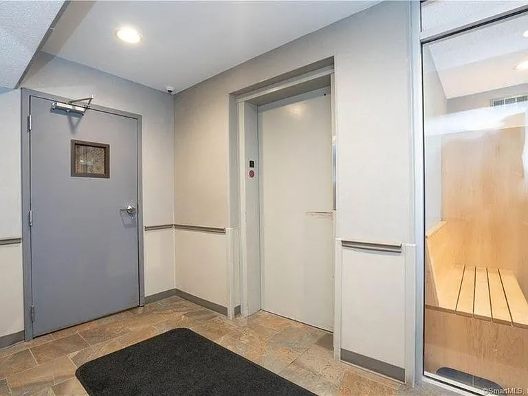 1401 Harbor View Dr — Photo 11