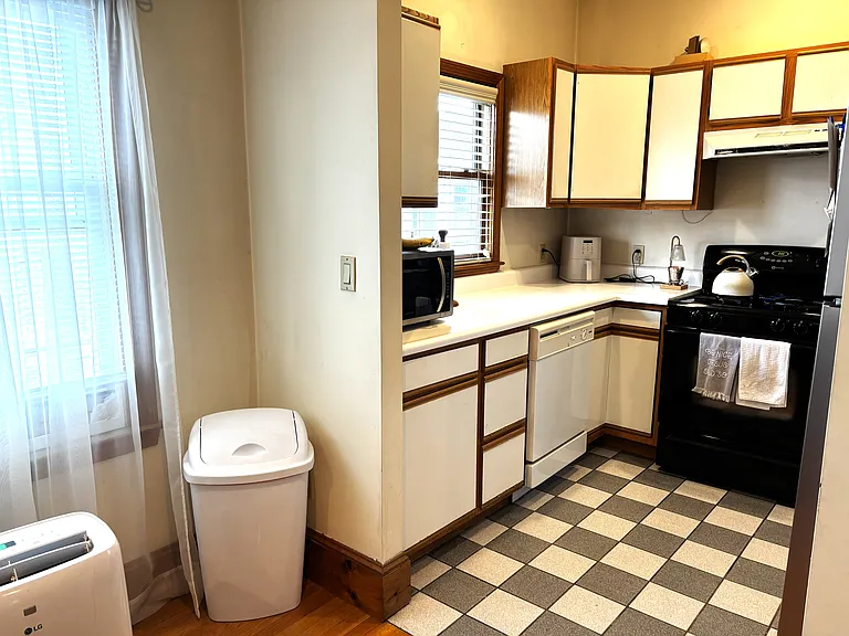182 Bolton St #3 — Photo 5
