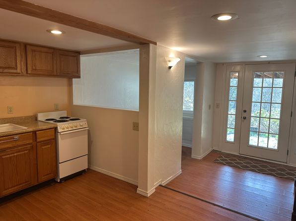 50 SW Arnett Rd #1