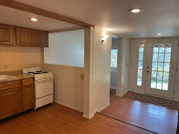 50 SW Arnett Rd #1, White Salmon, WA 98672