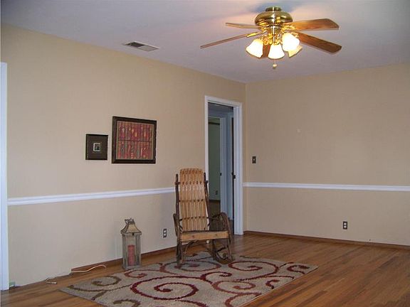 2nd image of 244 Cross St