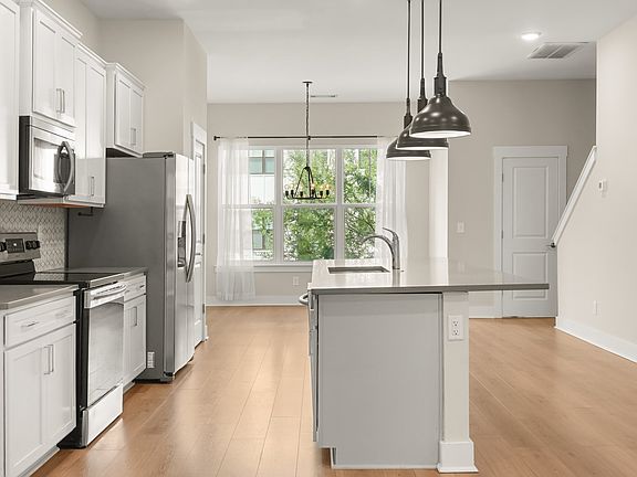 4th image of 169 Stonecrest Dr