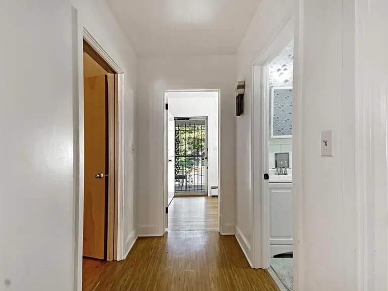 300 Edgedale Dr — Photo 34