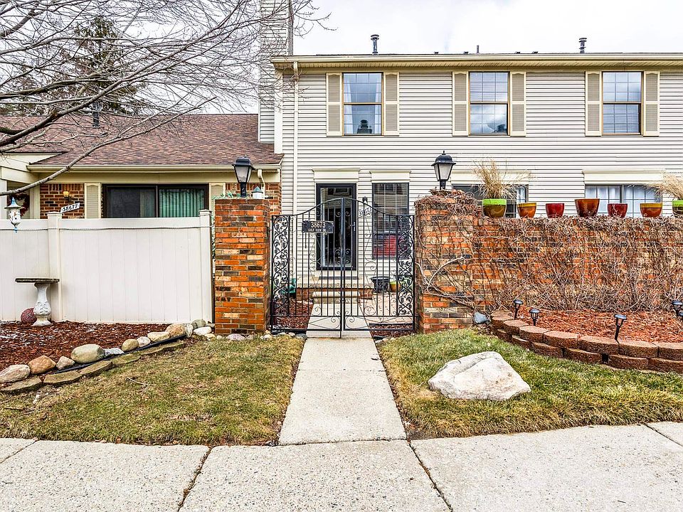 1st image of 38673 Golfview Dr W