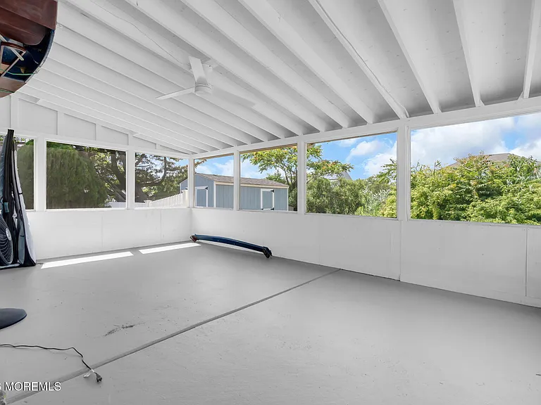 10 Harbour Way — Photo 28