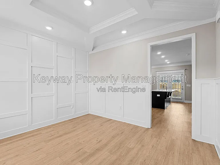 716 Bronze Way — Photo 5