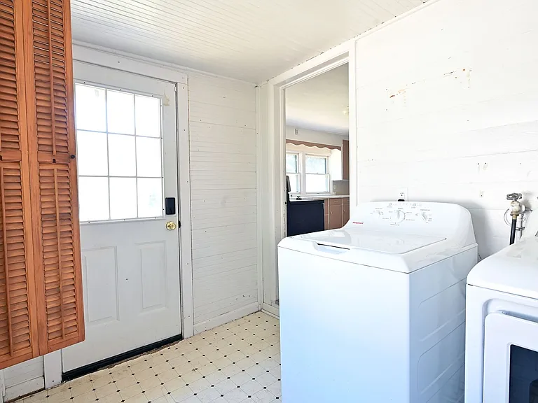 555 Wyoming Ave — Photo 33