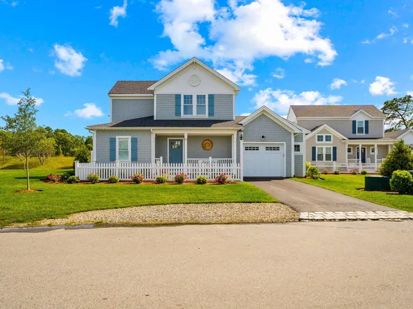 14 Cobblestone Circle, Mashpee, MA 02649