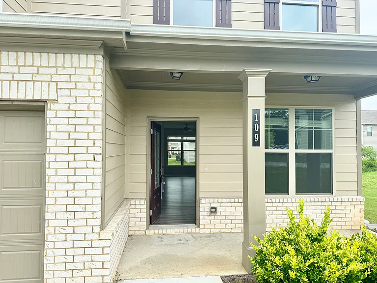 109 Denmon Ct — Photo 4