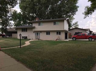 500 22nd St SW, Minot, ND 58701