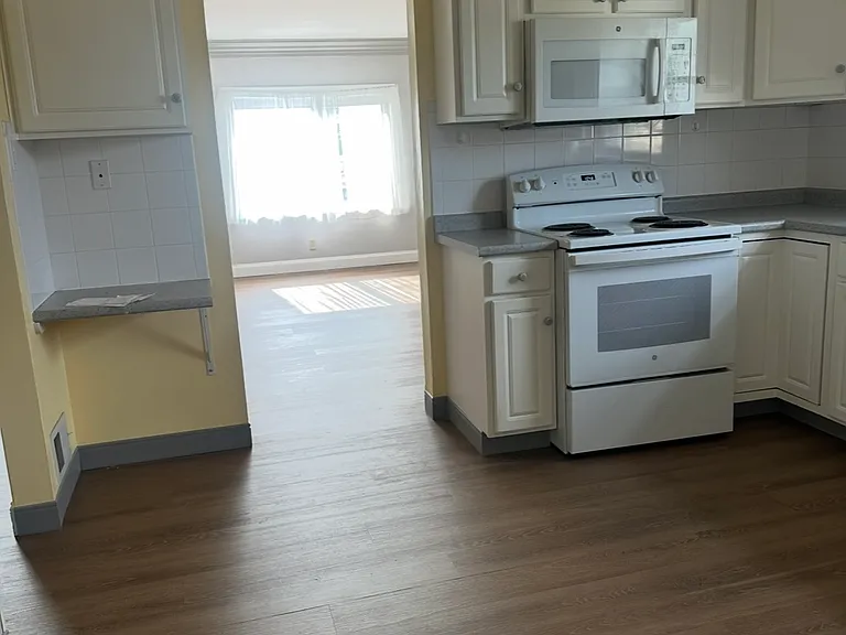 1474 Abbott Rd #1 — Photo 2