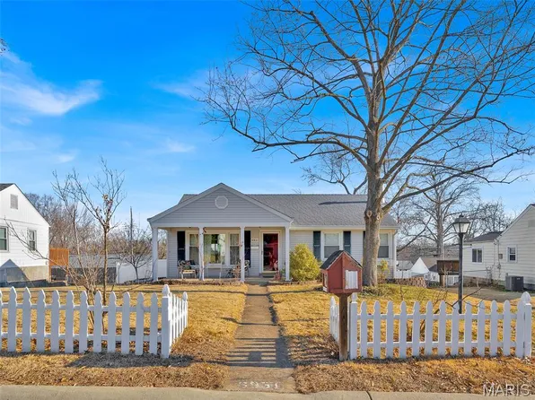 6931 Greenholly Dr, Saint Louis, MO 63123