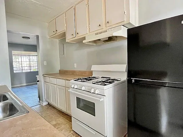 479 Kelly St SE — Photo 3