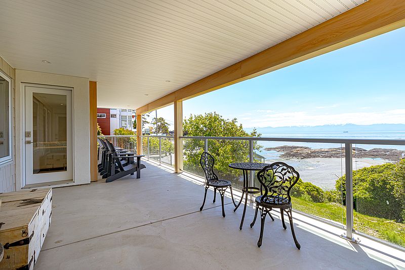 Oak Bay House for rent - 2 Bedrooms — photo 18