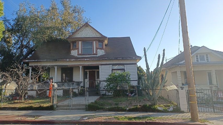 2nd image of 2134 Michigan Ave