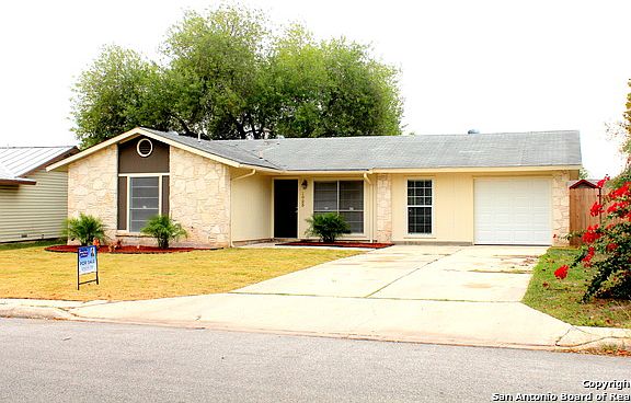 2nd image of 1023 Honeytree Ln