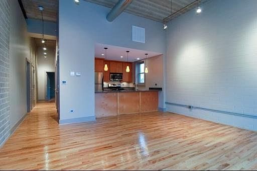 2nd image of 3754 N Wilton Ave APT 3N