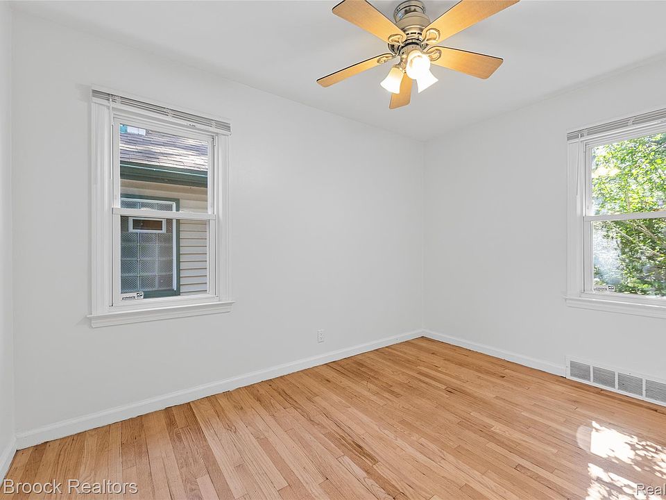 450 E Maplehurst St, photo 10