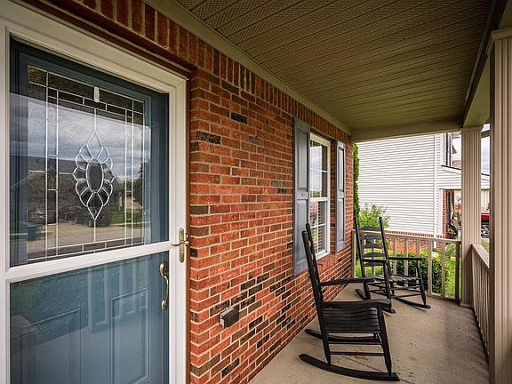 4th image of 458 Stream View Dr
