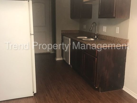 5th image of 3008 Prairie Ave APT A
