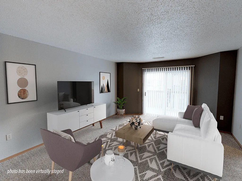 South Pointe — Photo 2